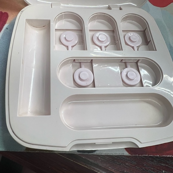 Mary Kay Refillable Custom Compact Pink Used - Picture 4 of 5